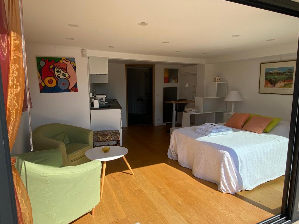 Appartement 36m2, Dans Un Beau Domaine Privée Au Calme.